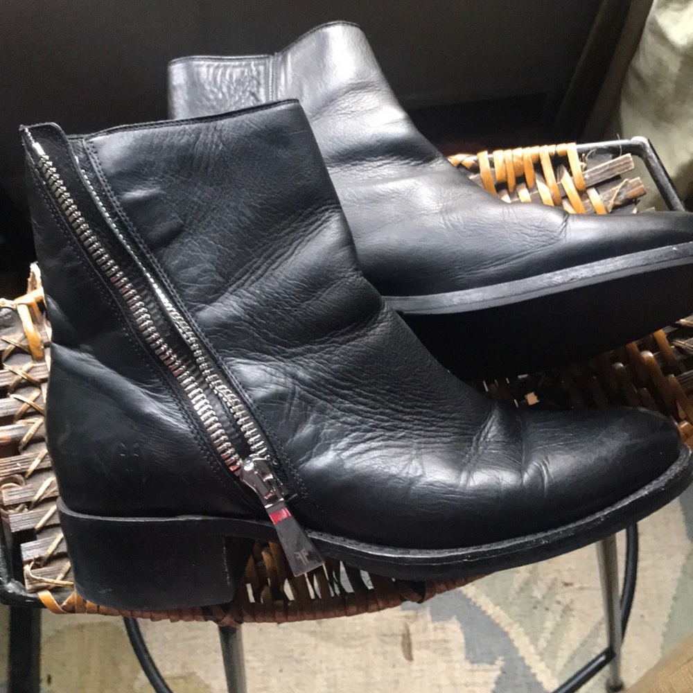 Women's Frye Zipper Boots Black Leather Size 10 Moto Goth
